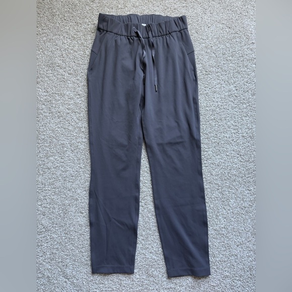 Lululemon On The Fly Pant 28"
Dark Shadow - Picture 1 of 4
